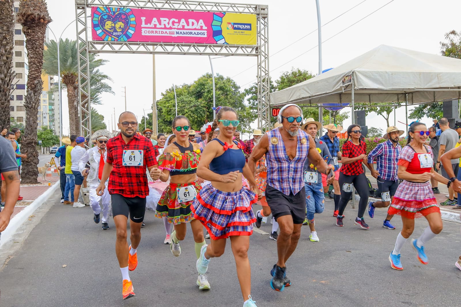 Clima de romance e cumplicidade invadiu as ruas de Petrolina na Corrida dos Namorados  