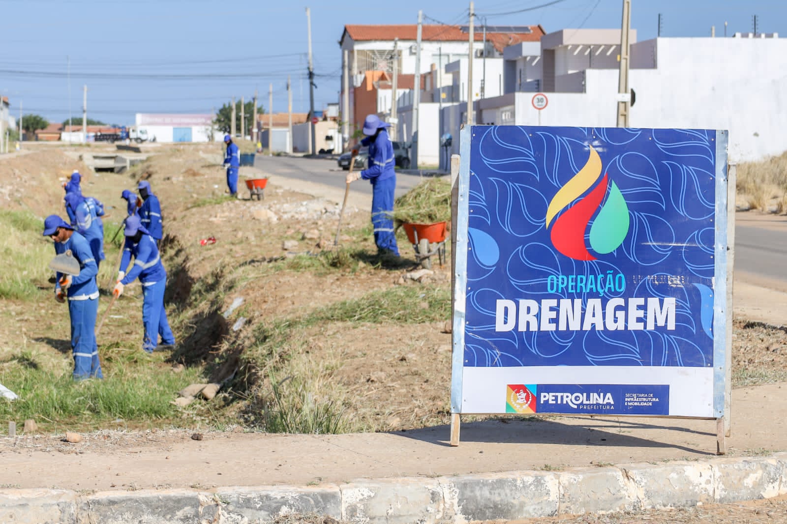 Áreas de risco são atendidas nesta última semana de novembro através da Operação Drenagem em Petrolina