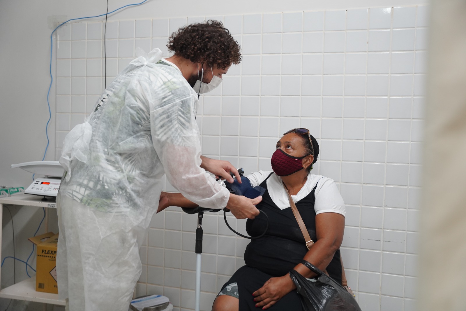 Uso de máscara deixa de ser obrigatório nos serviços de saúde em Petrolina  