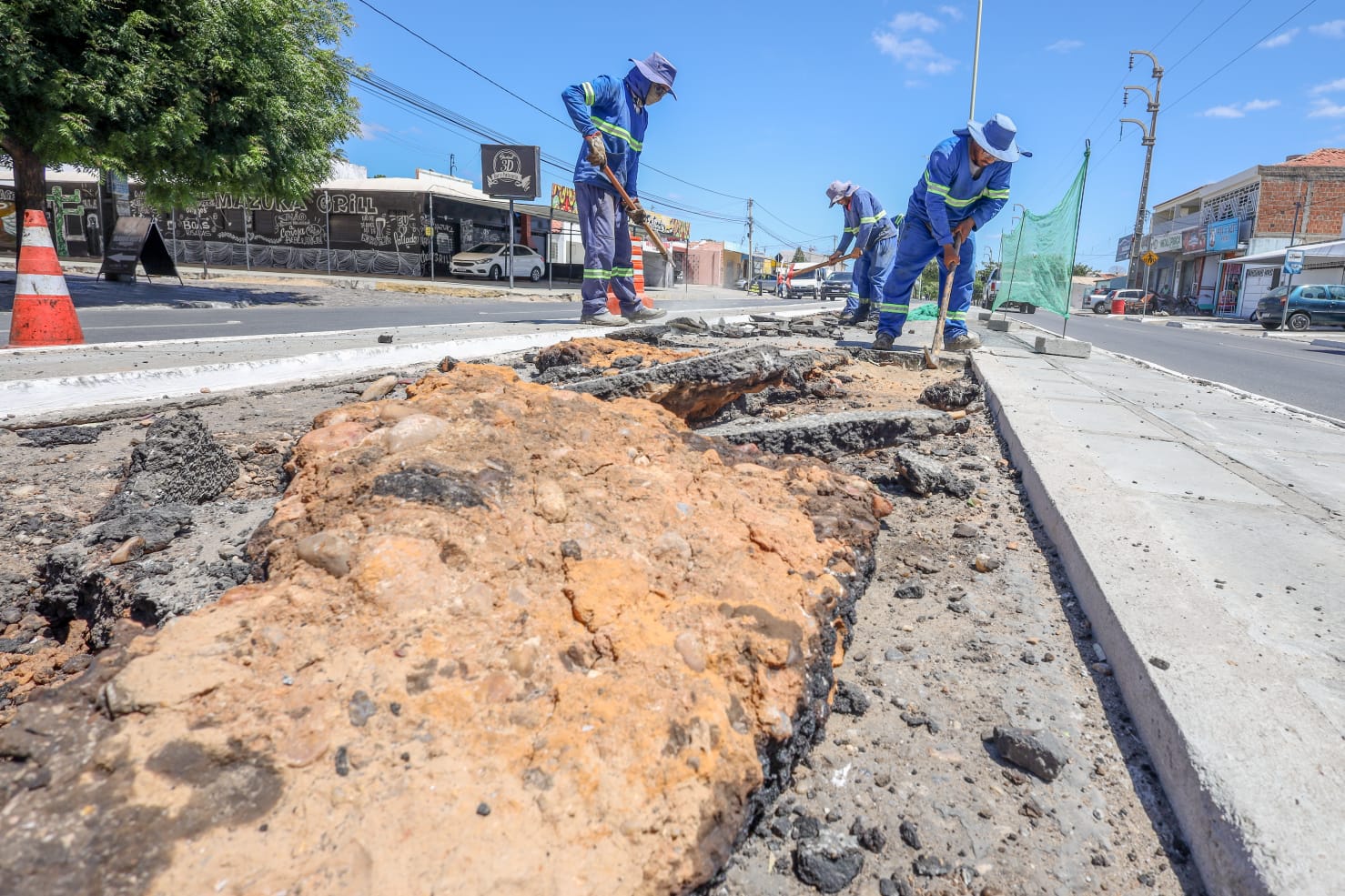 Requalificação da ciclovia da Avenida da Integração segue em ritmo acelerado 