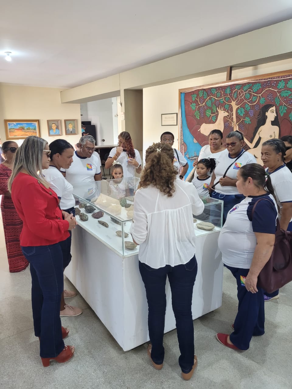 Estudantes da Educação de Jovens e Adultos de Petrolina participam de programação especial 