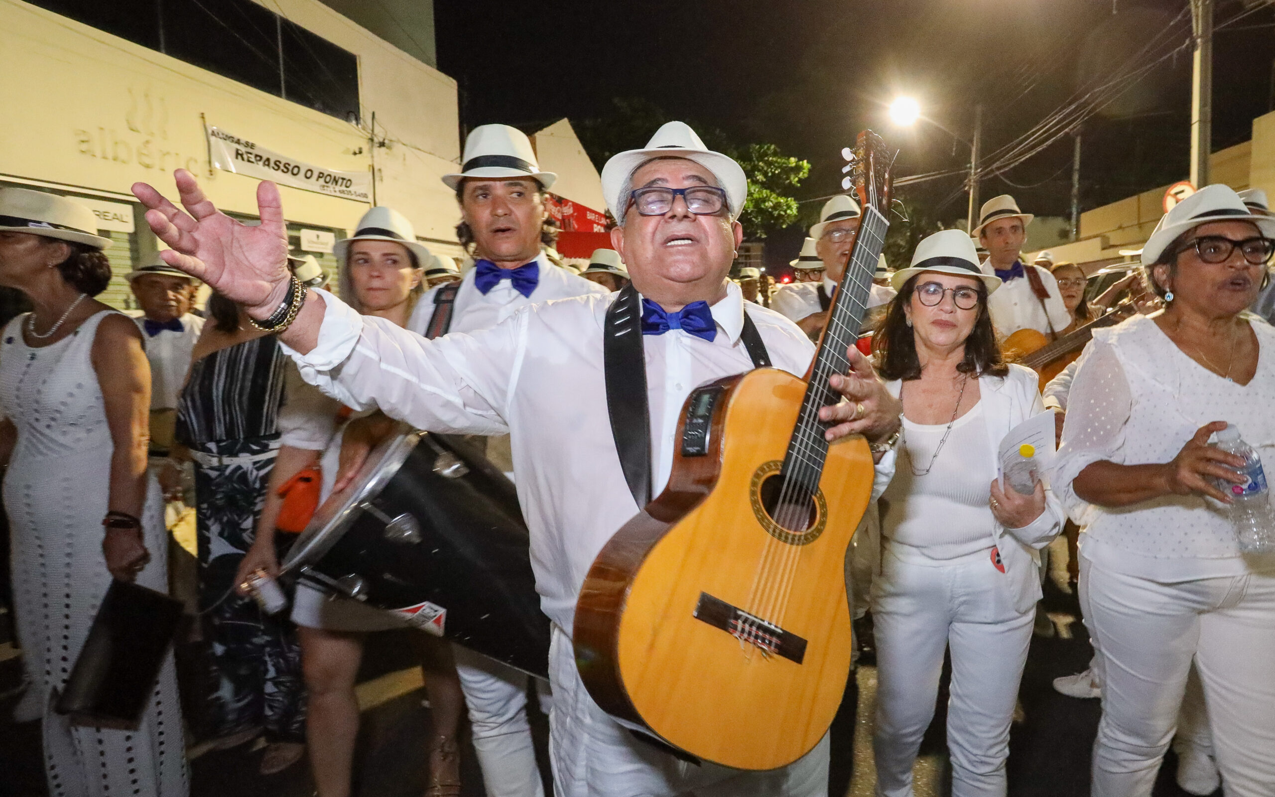 Vera de Maria Maga e Fernando Júnior farão shows de abertura da 2ª Serenata da Nossa Petrolina 