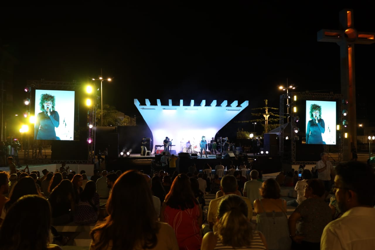 Alegria e irreverência marcam a primeira noite do Festival de Música Geraldo Azevedo 