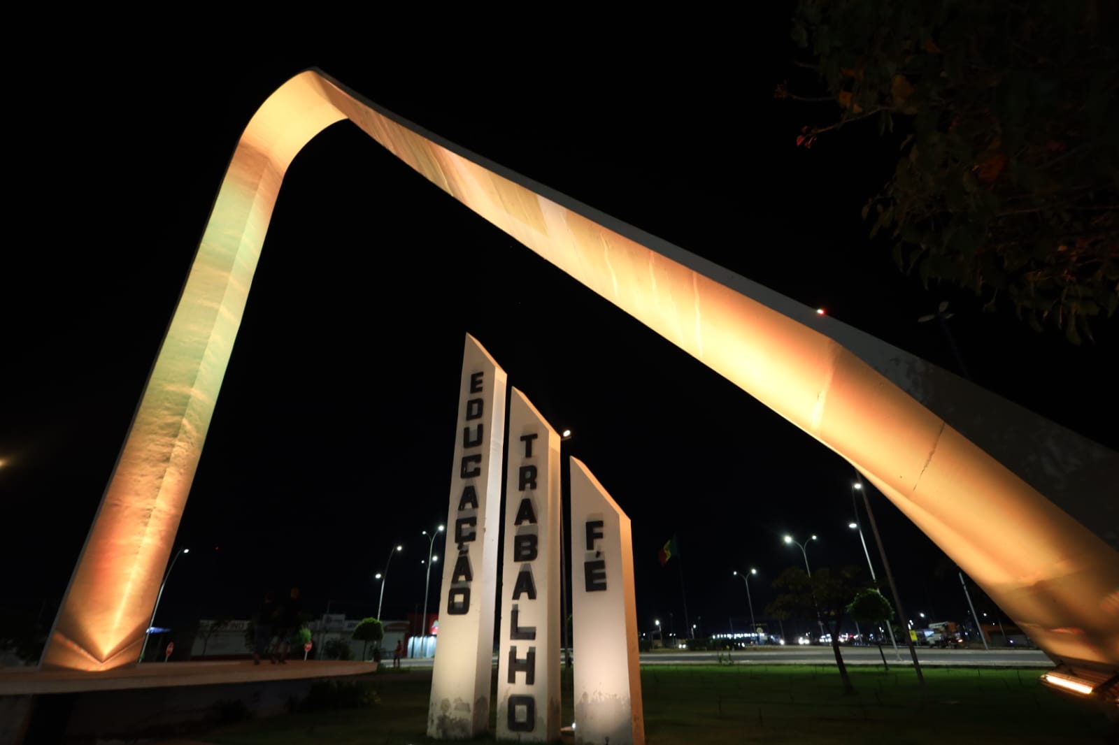 No mês de prevenção ao suicídio, monumentos de Petrolina reforçam a campanha do Setembro Amarelo 