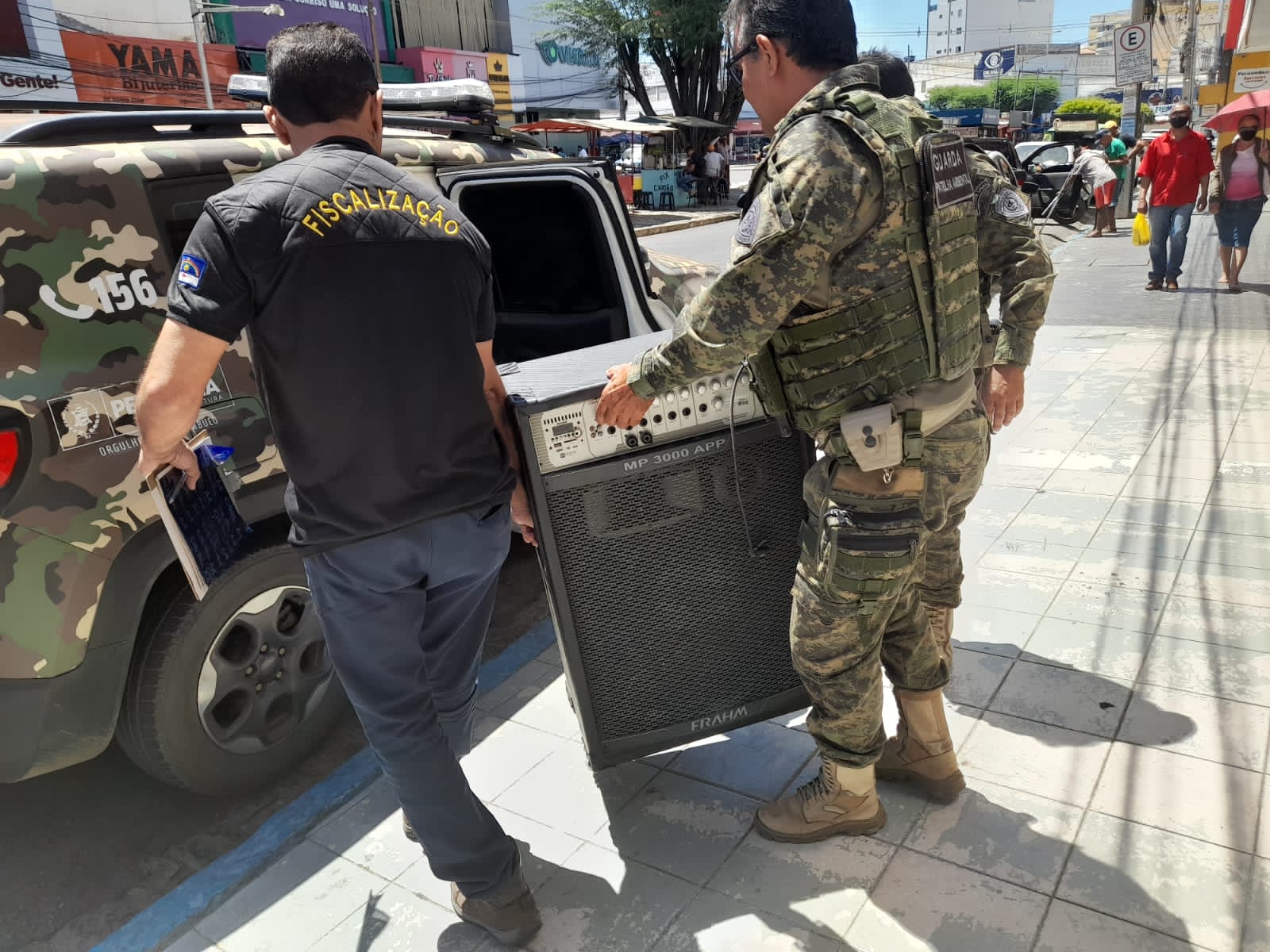 AMMA realiza ação contra poluição sonora no centro de Petrolina 