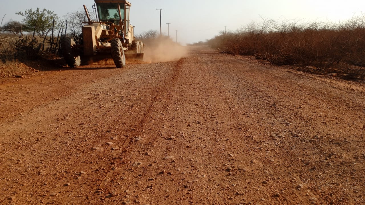 Prefeitura inicia recuperação da ‘Estrada dos Pipas’ em Izacolândia, distrito de Petrolina  