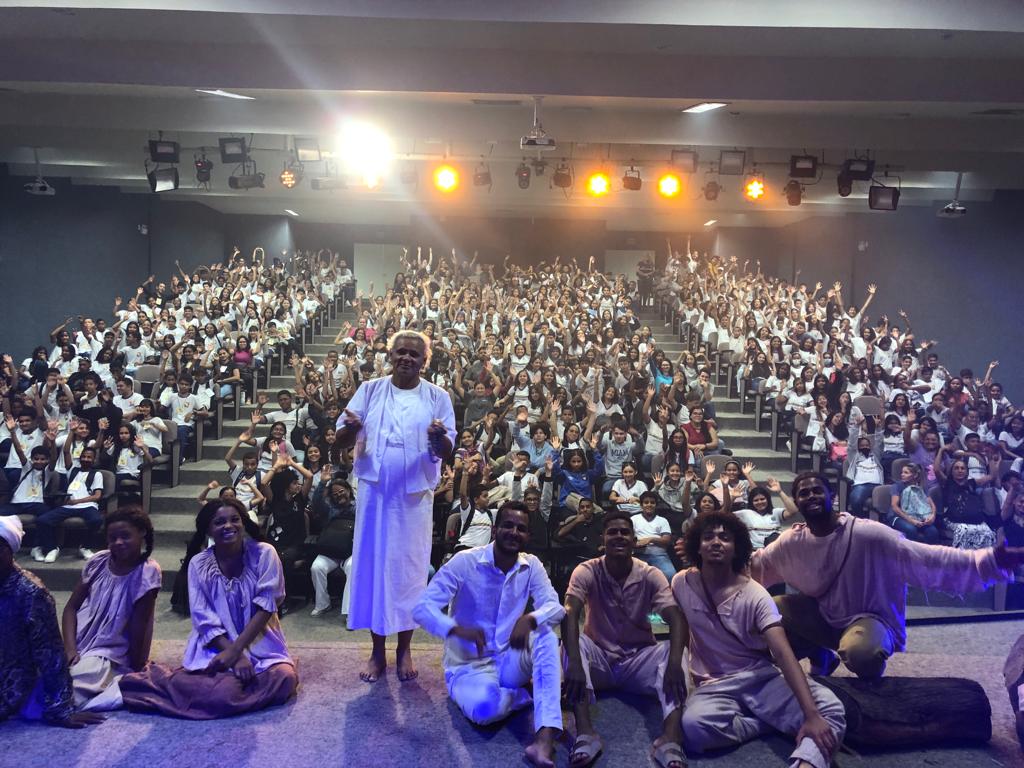 A Dama do Barro: Cerca de mil estudantes da rede de ensino de Petrolina assistem espetáculo teatral sobre Ana das Carrancas 