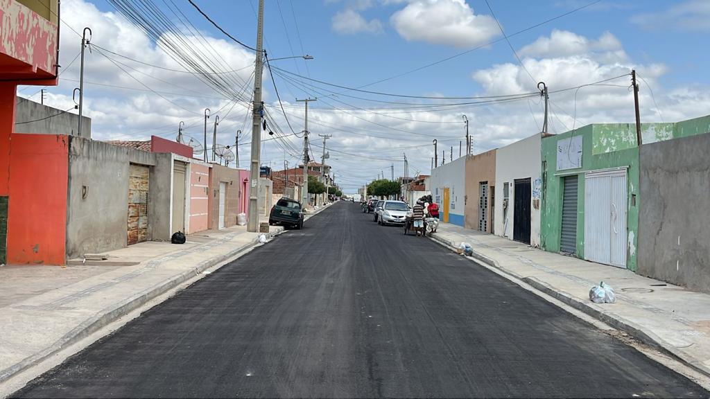 Pavimentações nos bairros João de Deus e Alto da Boa Vista entram na reta final neste mês em Petrolina 