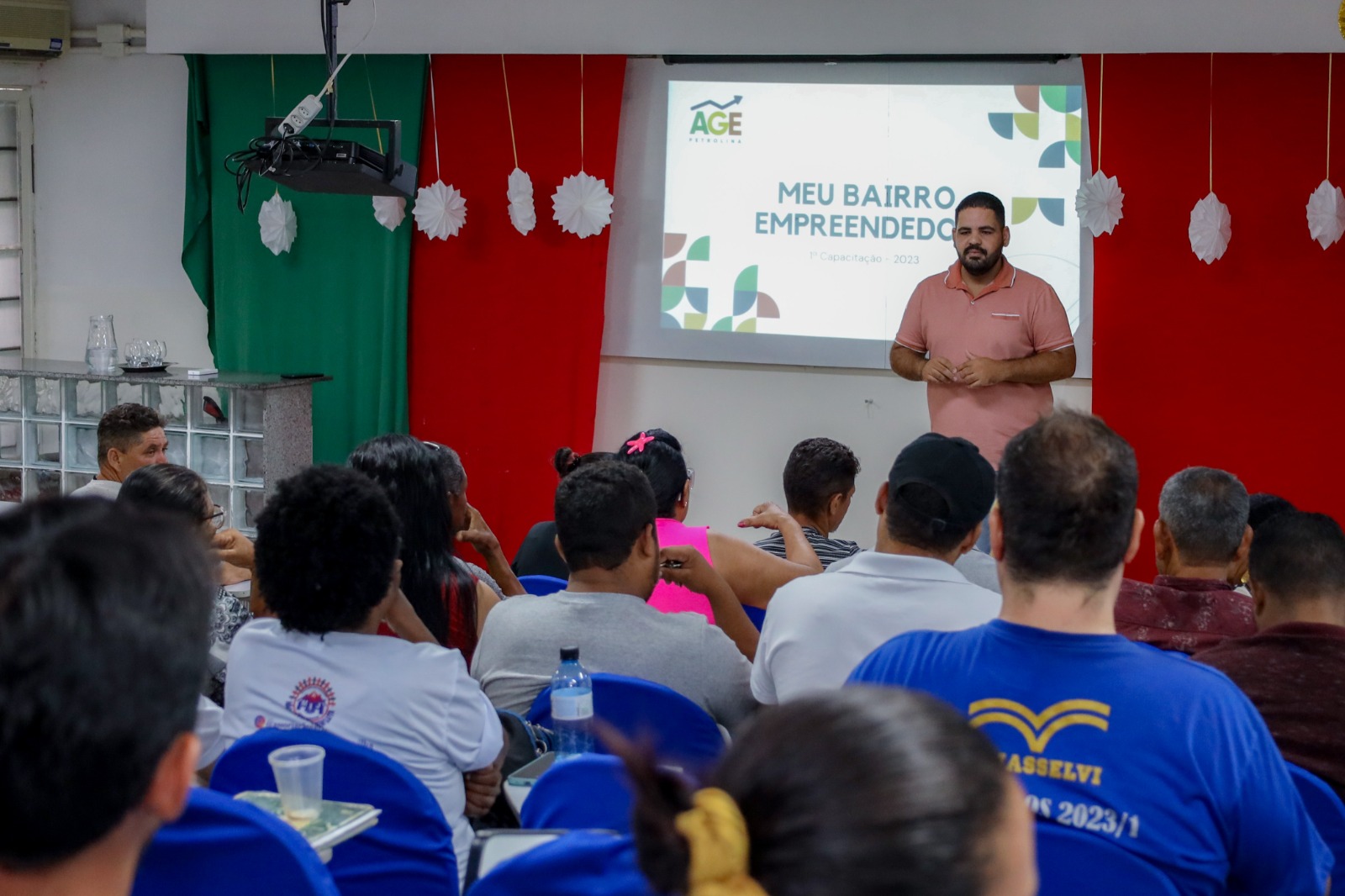 Com capacitação gratuita, Prefeitura de Petrolina lança programa ‘Meu Bairro Empreendedor’    
