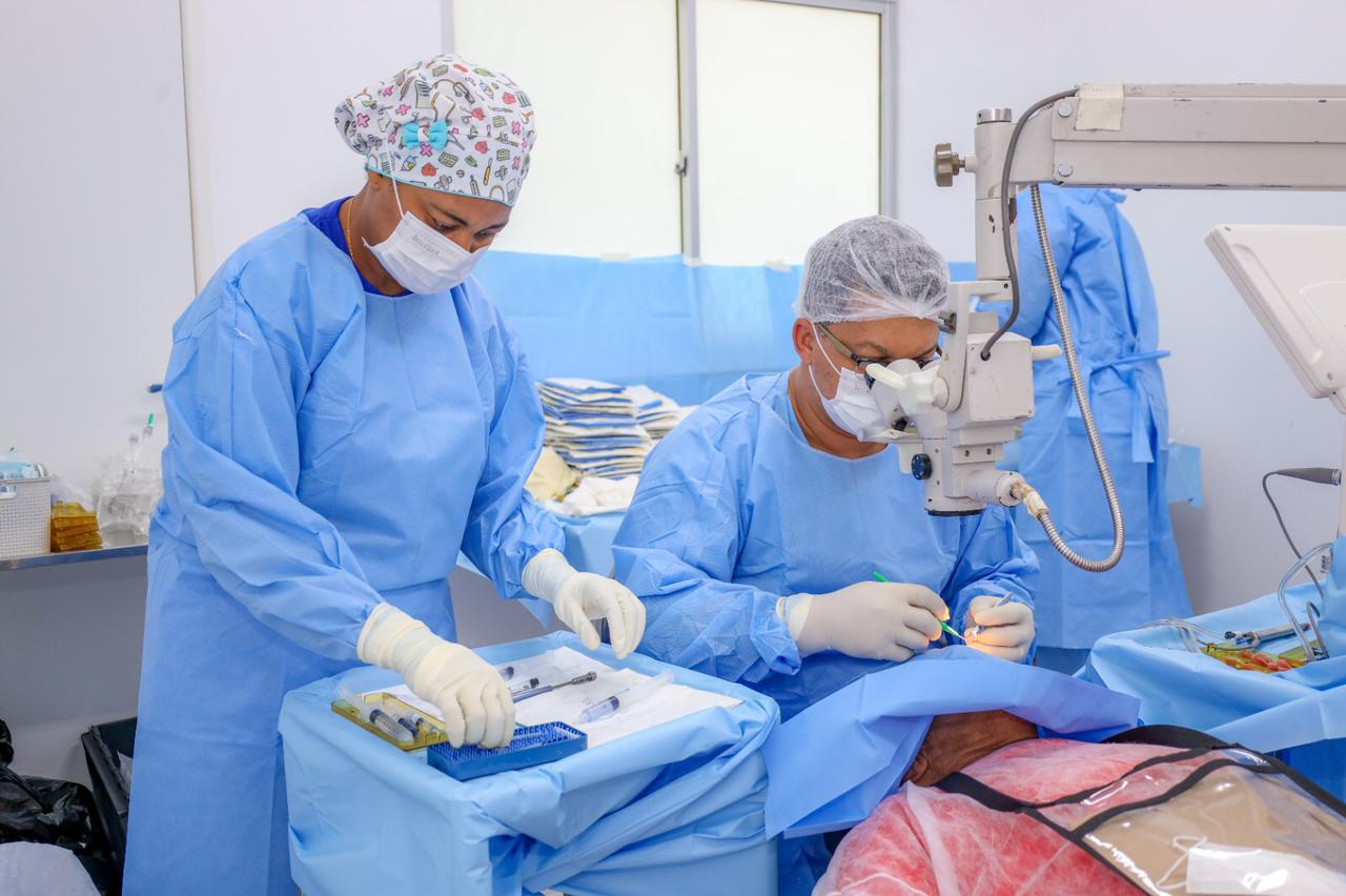 Mais de 700 procedimentos cirúrgicos foram ofertados no primeiro dia do mutirão de catarata em Petrolina 