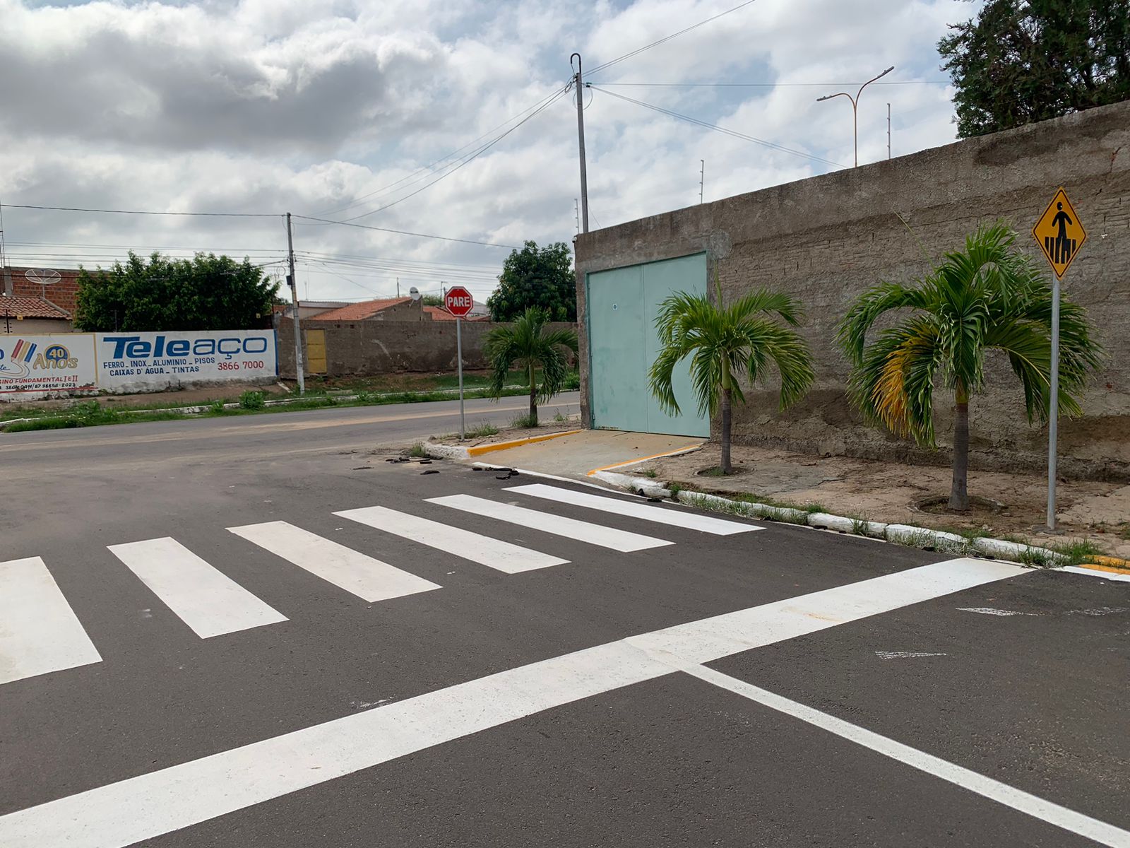 Prefeitura conclui sinalização de ruas do bairro Caminho do Sol em Petrolina