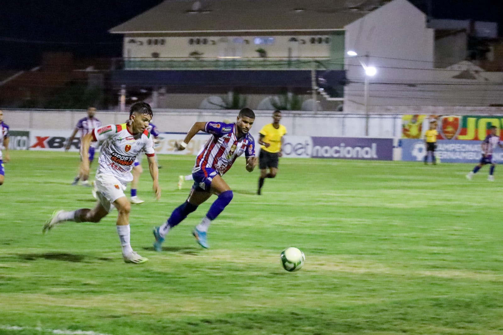 Após obras, Estádio Paulo Coelho passa no primeiro teste e agrada torcedores petrolinenses 