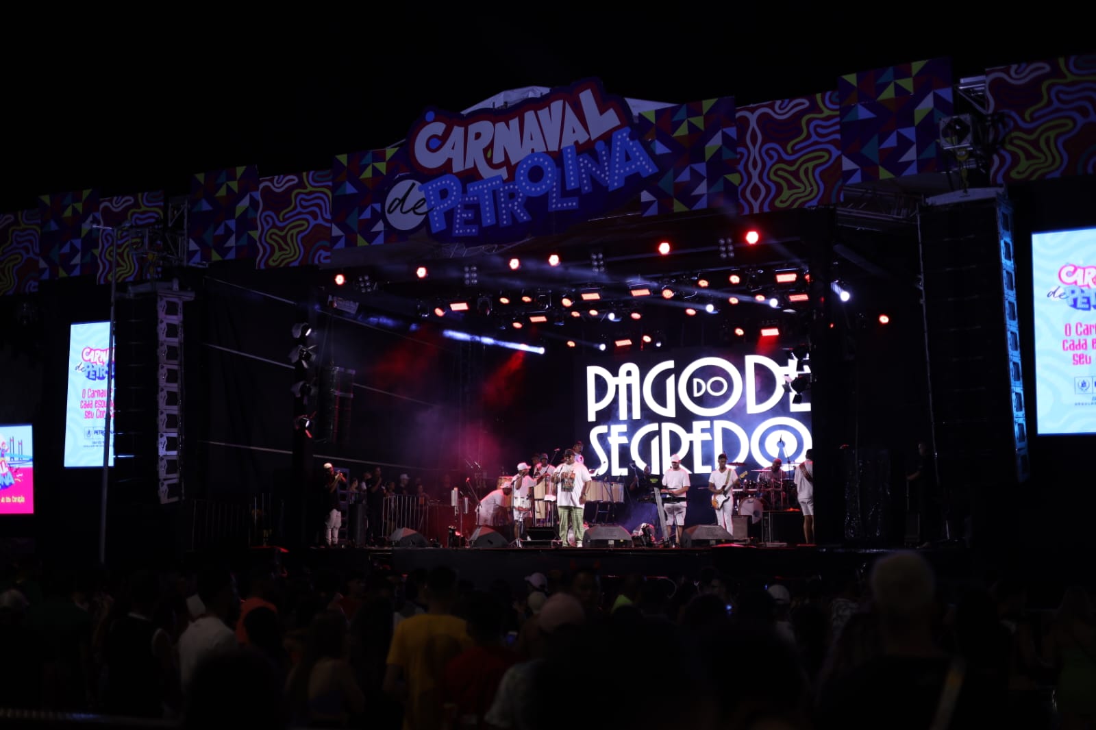 Mais uma noite do carnaval de Petrolina é marcada pela alegria e pluralidade musical