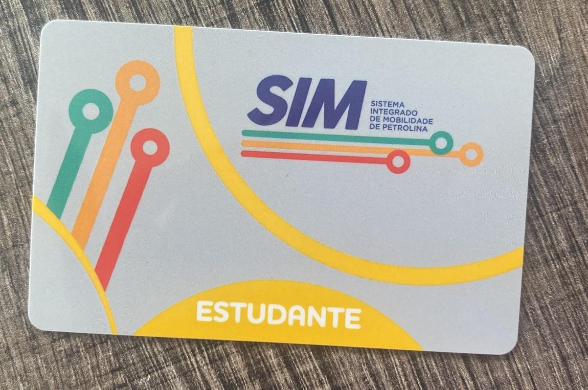 Estudantes de Petrolina devem fazer o cadastramento para ter direito a meia passagem estudantil