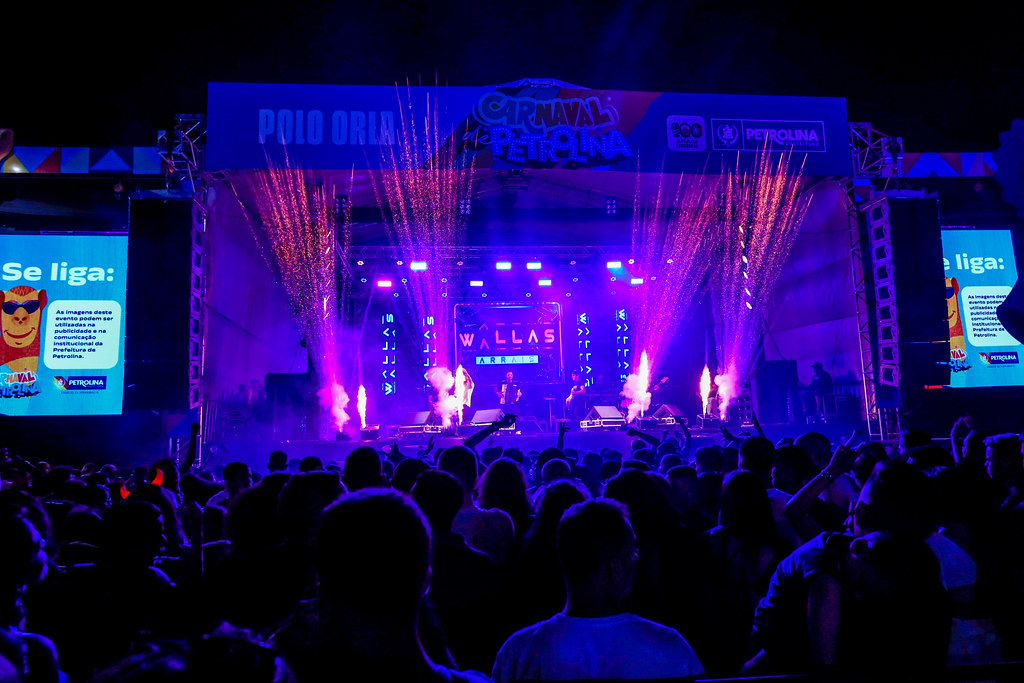 Shows, blocos, cortejo afro, escola de samba e diversas atrações animam o sábado de Carnaval em Petrolina