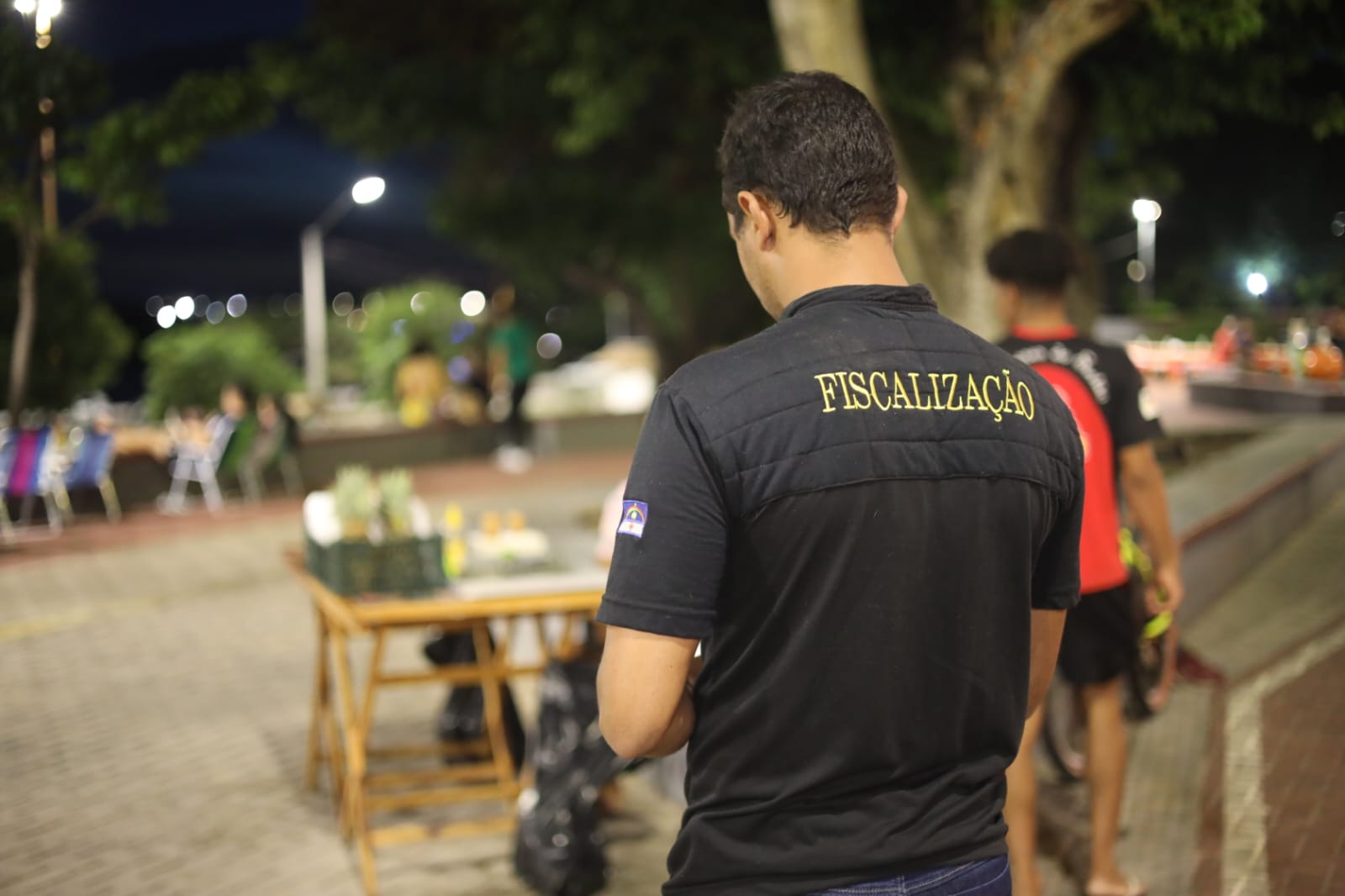 Prefeitura de Petrolina orienta ambulantes da Orla e Porta do Rio