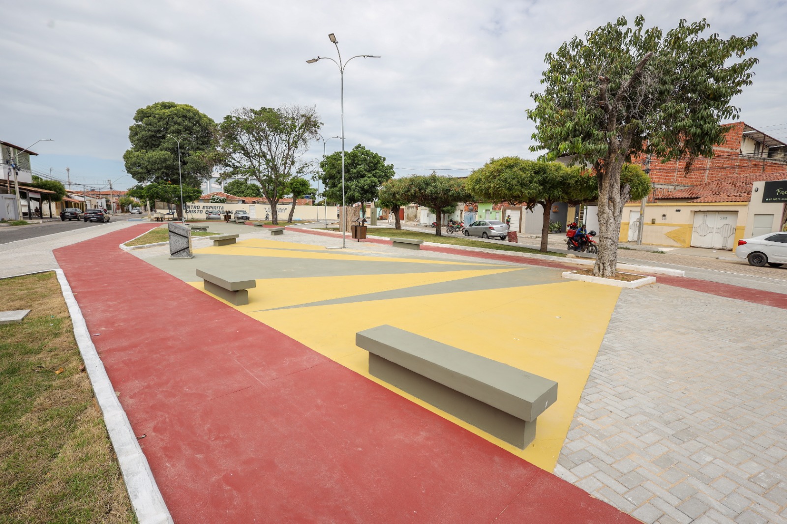 Requalificação da Praça Cabrobó no bairro Vila Eduardo entra na reta final neste mês de março