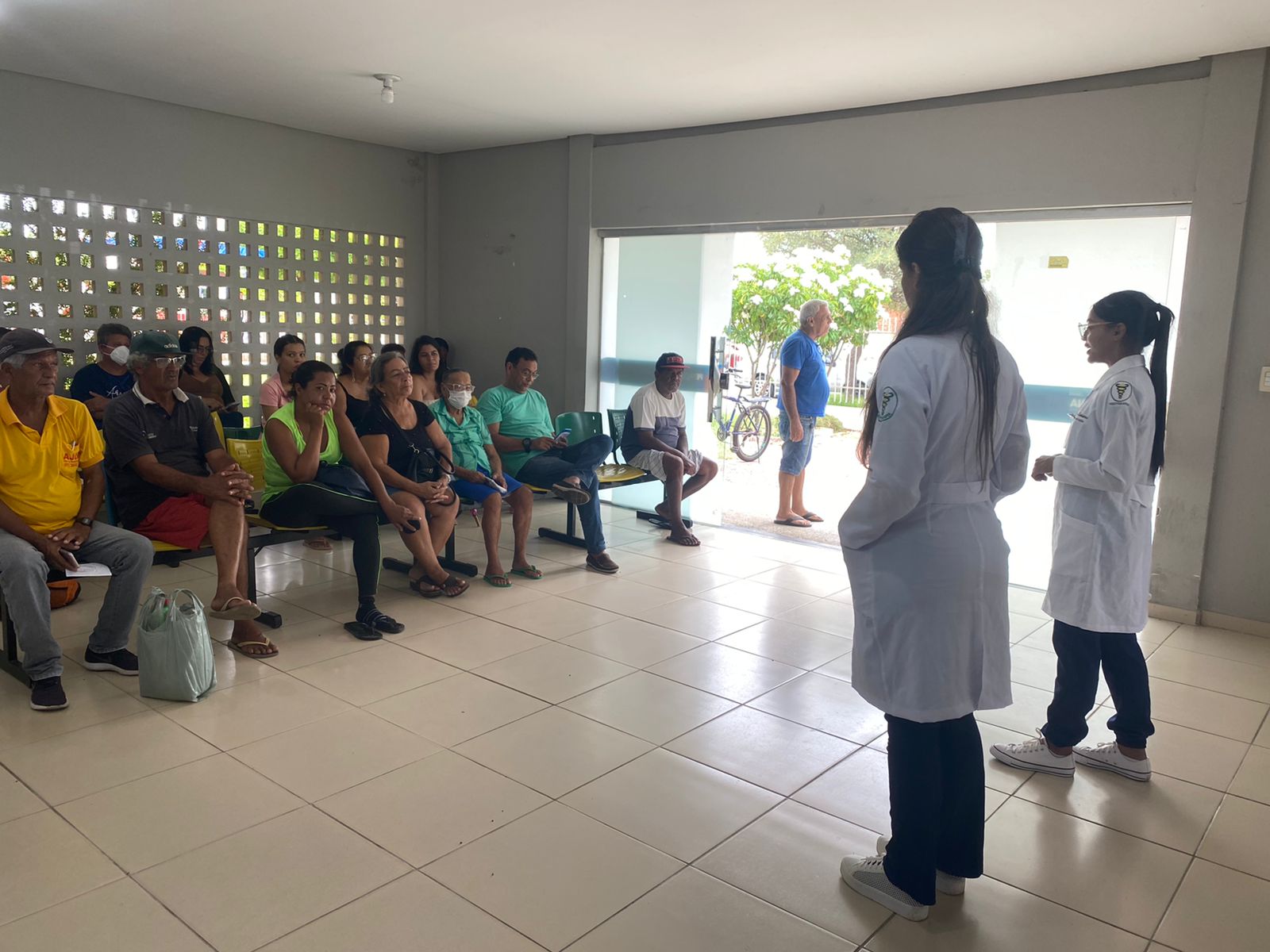 População recebe orientações sobre cuidado e bem-estar nas unidades de saúde de Petrolina