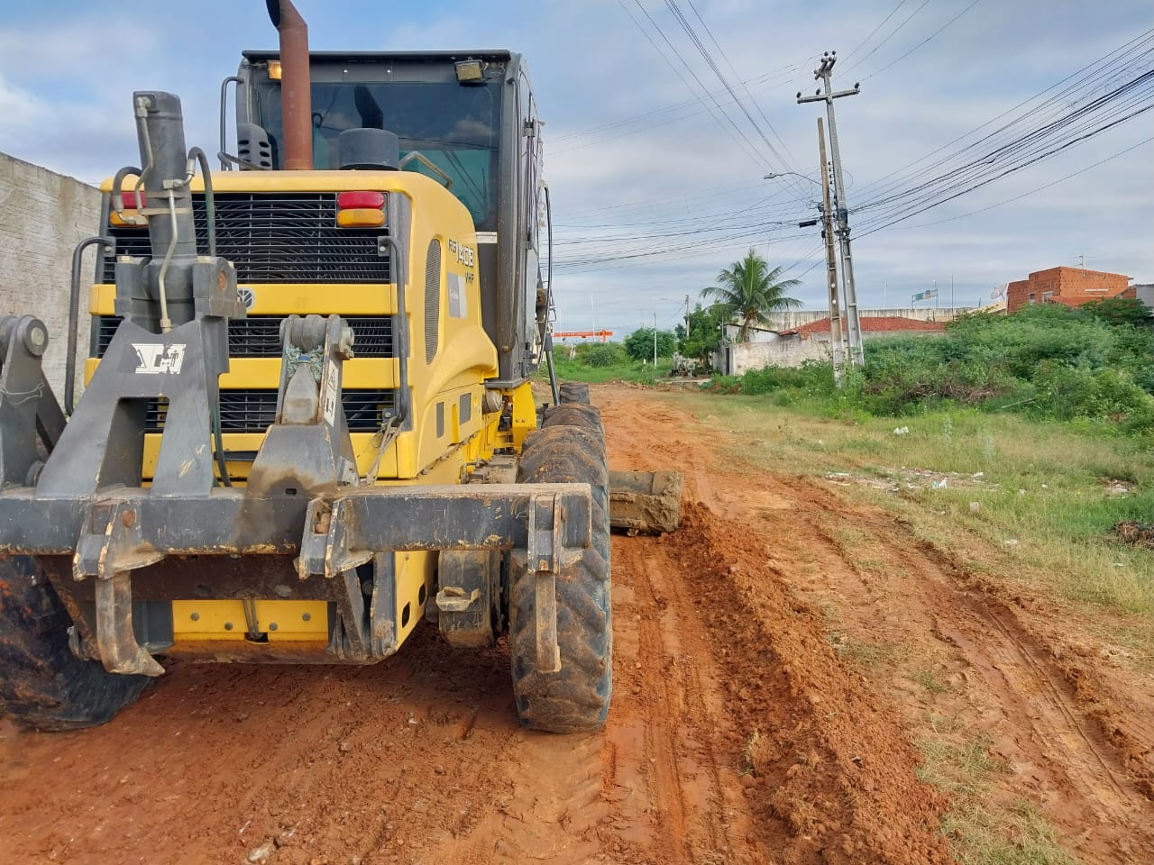 Prefeitura atua na recuperação de vias danificadas pelas chuvas em Petrolina