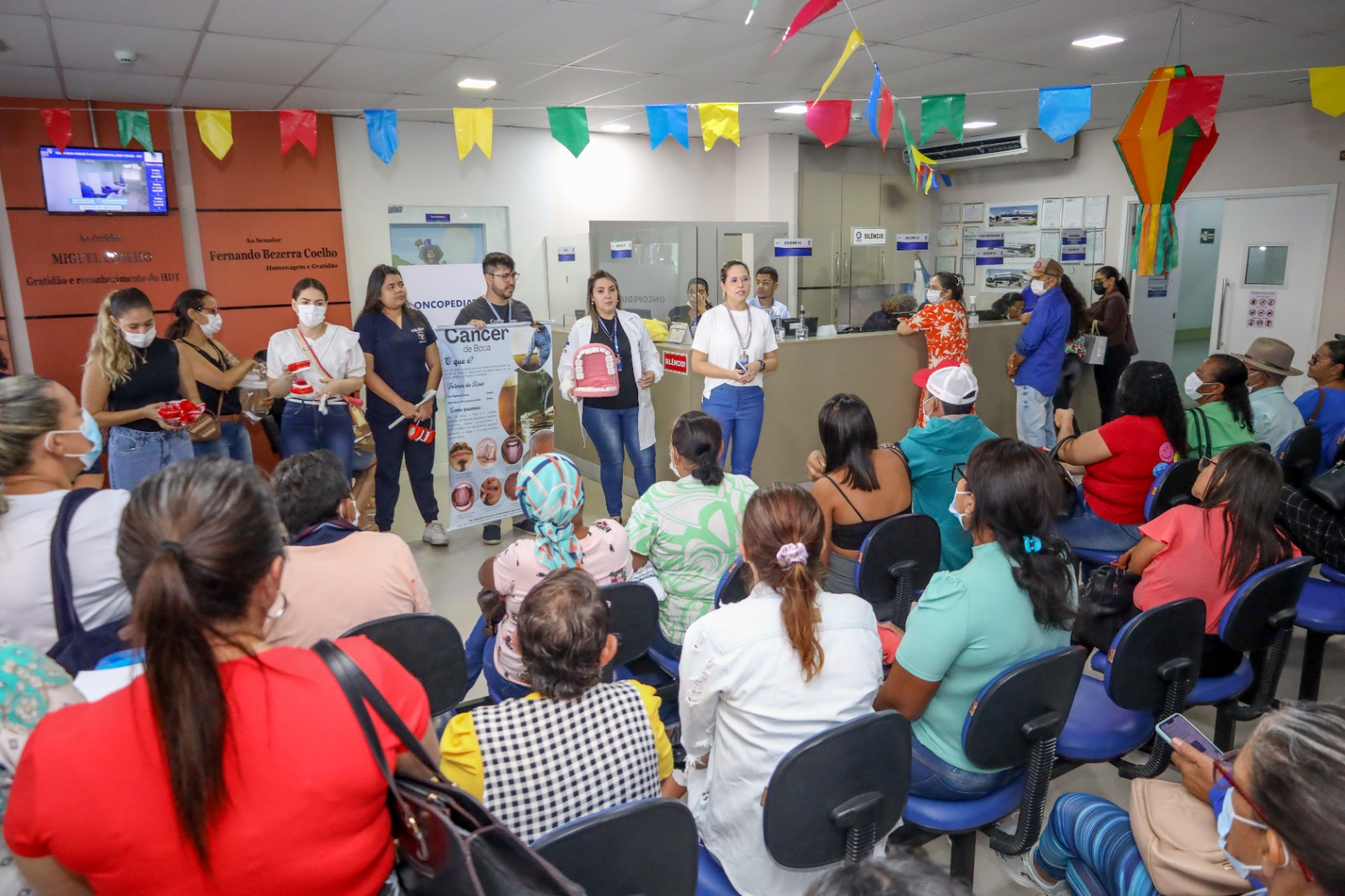 Maio Vermelho: Prefeitura de Petrolina oferece ação de Saúde Bucal para pacientes do Hospital Dom Tomás 