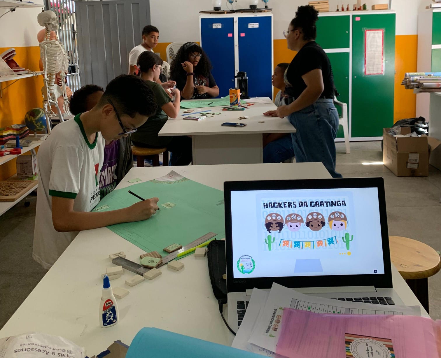 Petrolina: Projeto desenvolvido em Escola do São Gonçalo busca empoderar jovens através da matemática e computação