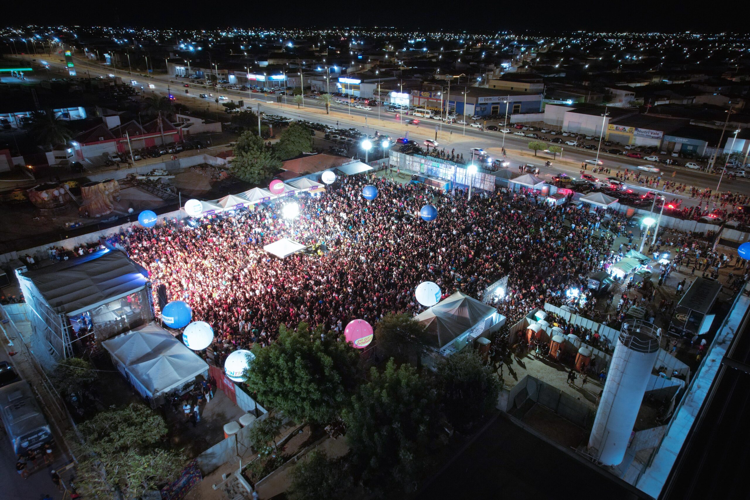 São João dos Bairros: Público lota pátio de eventos da Cohab Massangano