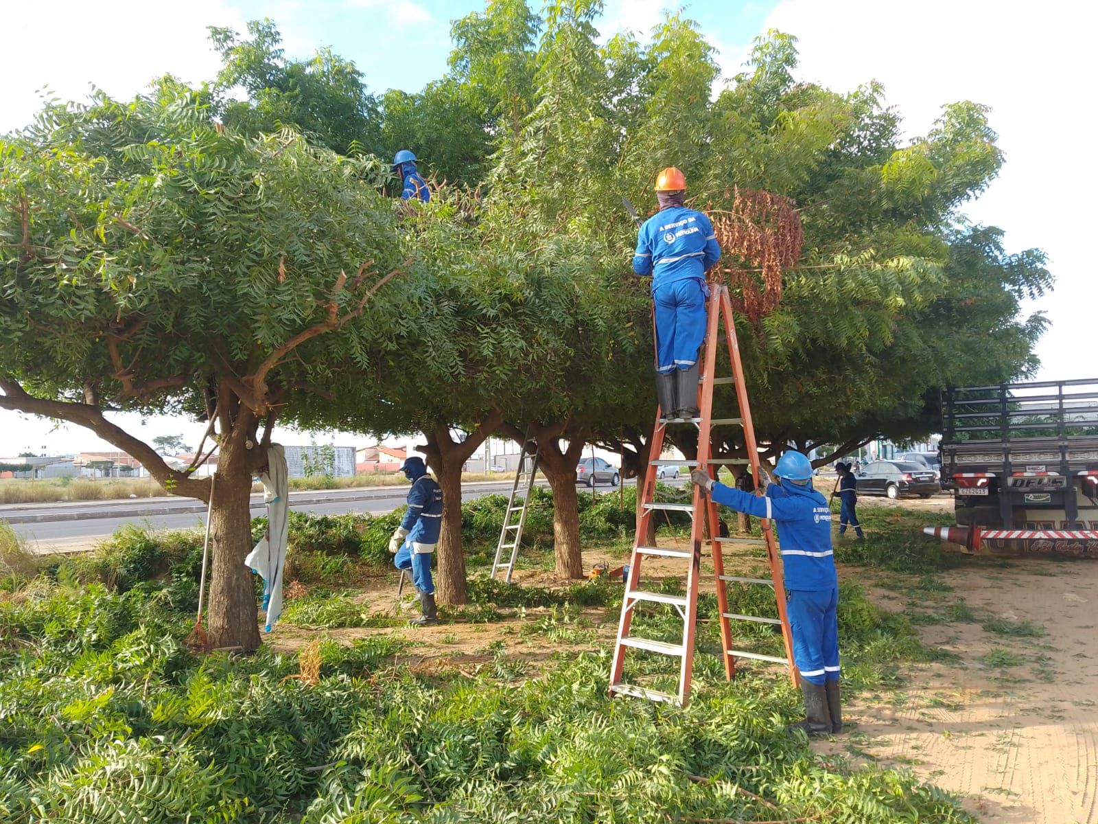 Rotina de serviços e obras é mantida durante os festejos juninos de Petrolina