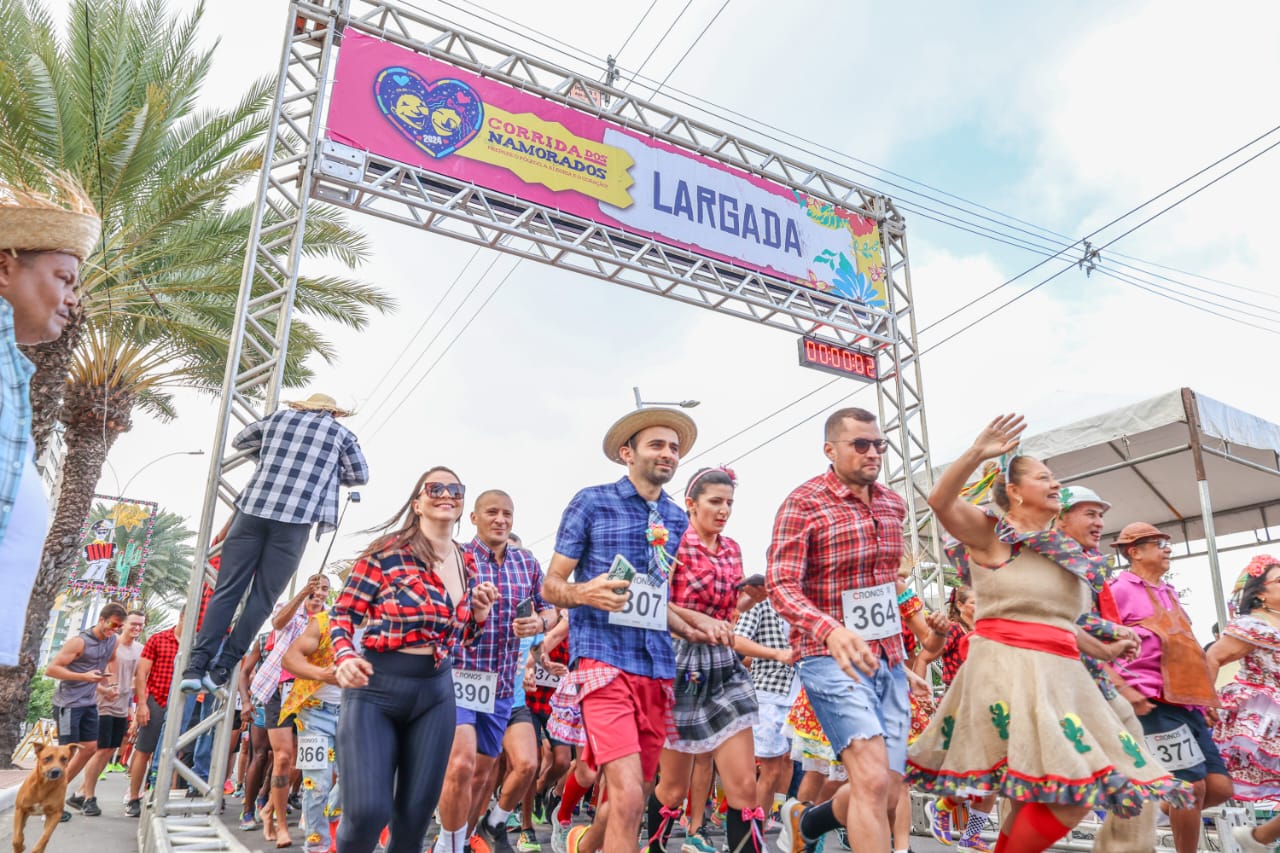 Em sua 6ª edição, Corrida dos Namorados encheu a orla de Petrolina de muito amor