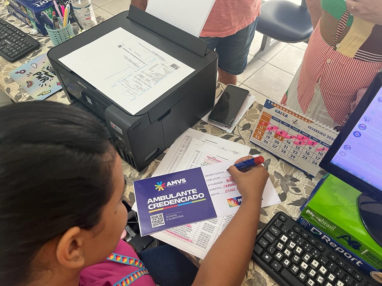 São João de Petrolina: Ambulantes começam a receber credenciais para trabalhar na festa  