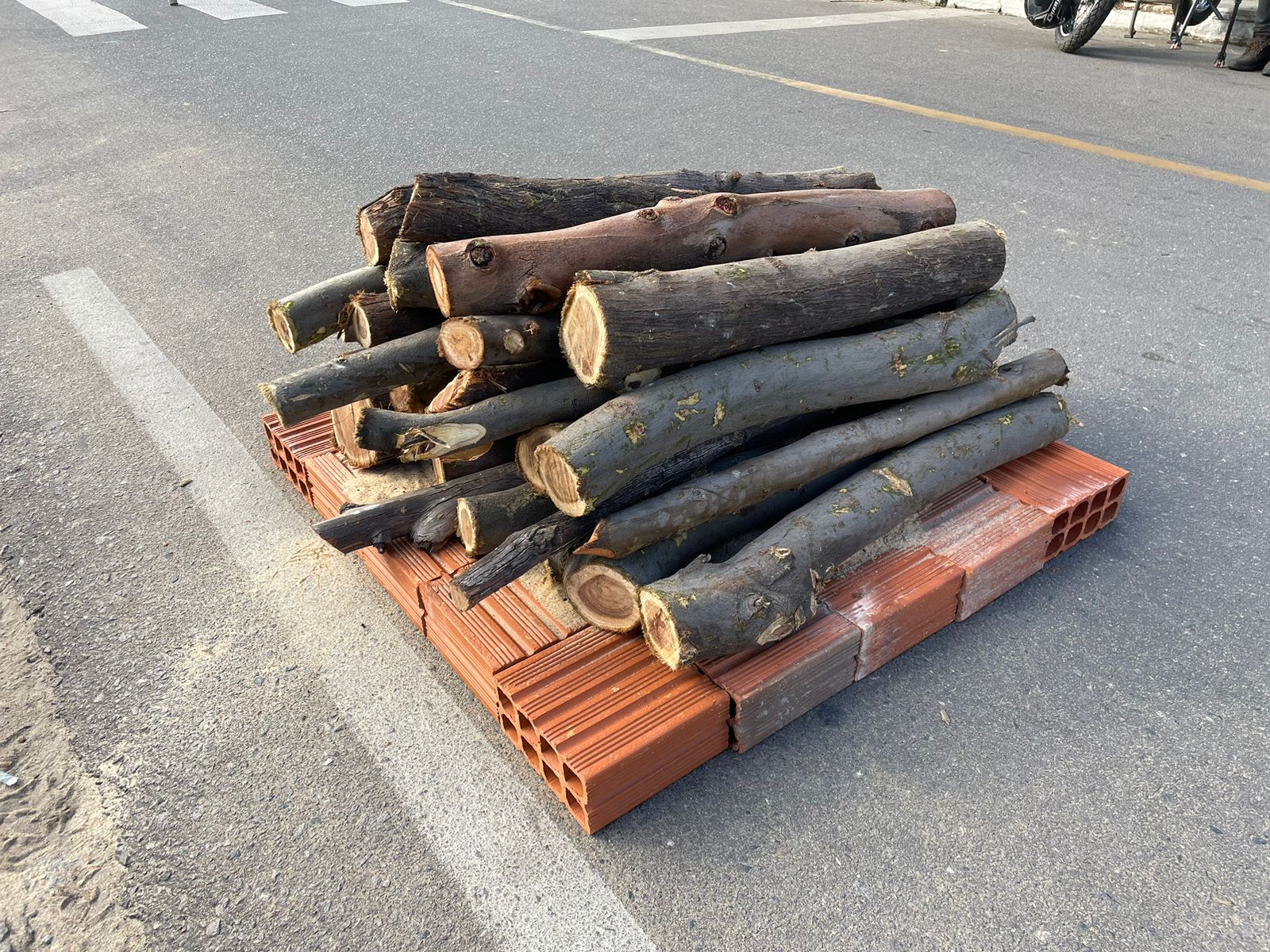 Prefeitura orienta população sobre cuidados ao acender fogueiras nas ruas de Petrolina