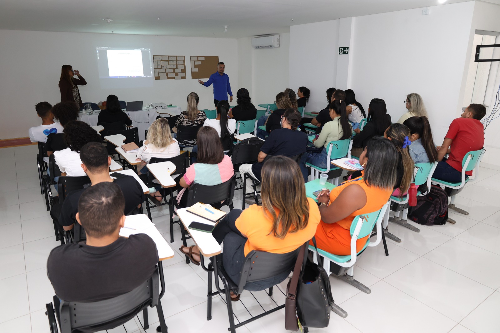 Profissionais que atuam no Cadastro Único passam por capacitação em Petrolina