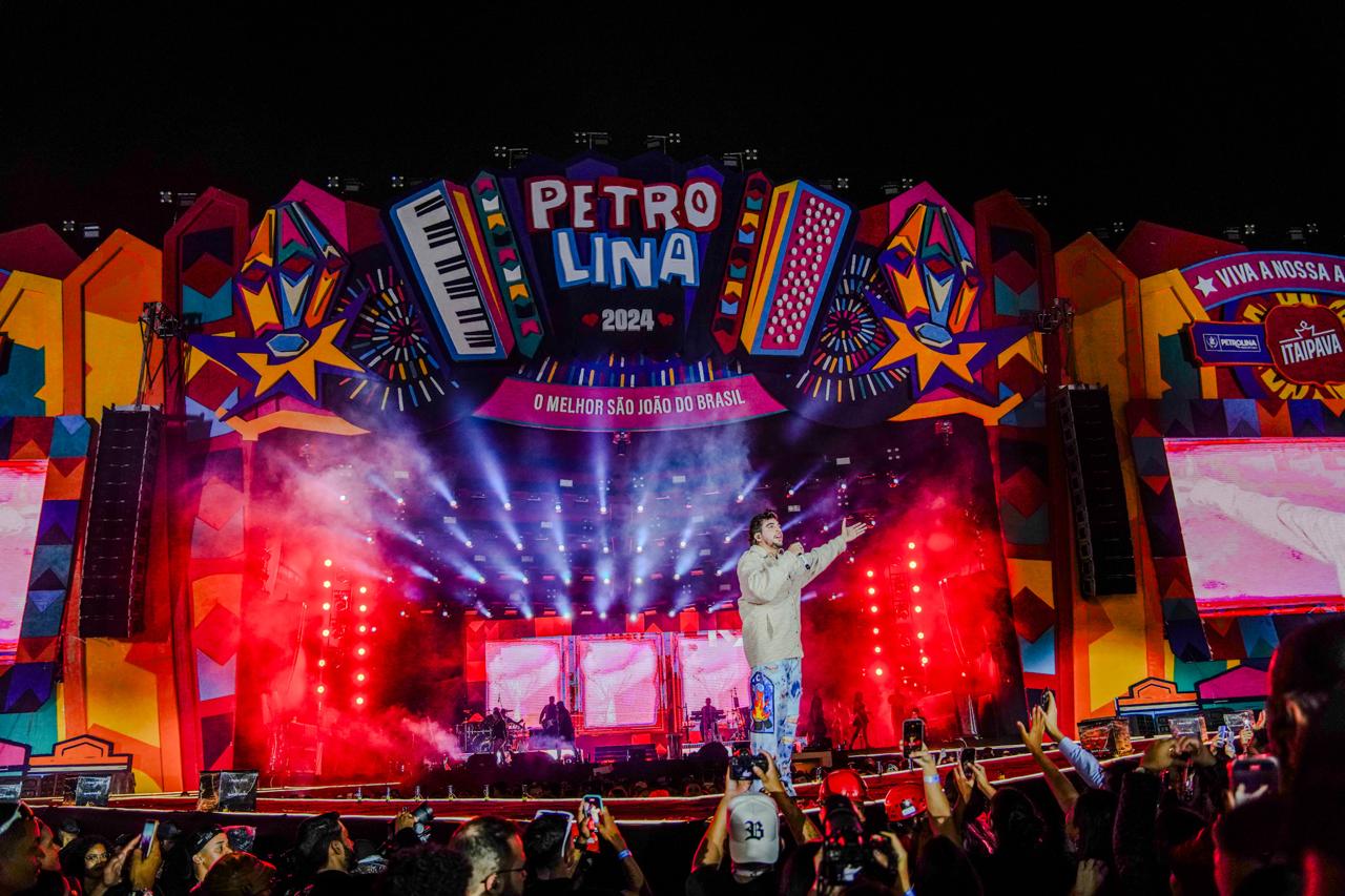 Com pátio lotado, São João de Petrolina reúne grandes nomes da música