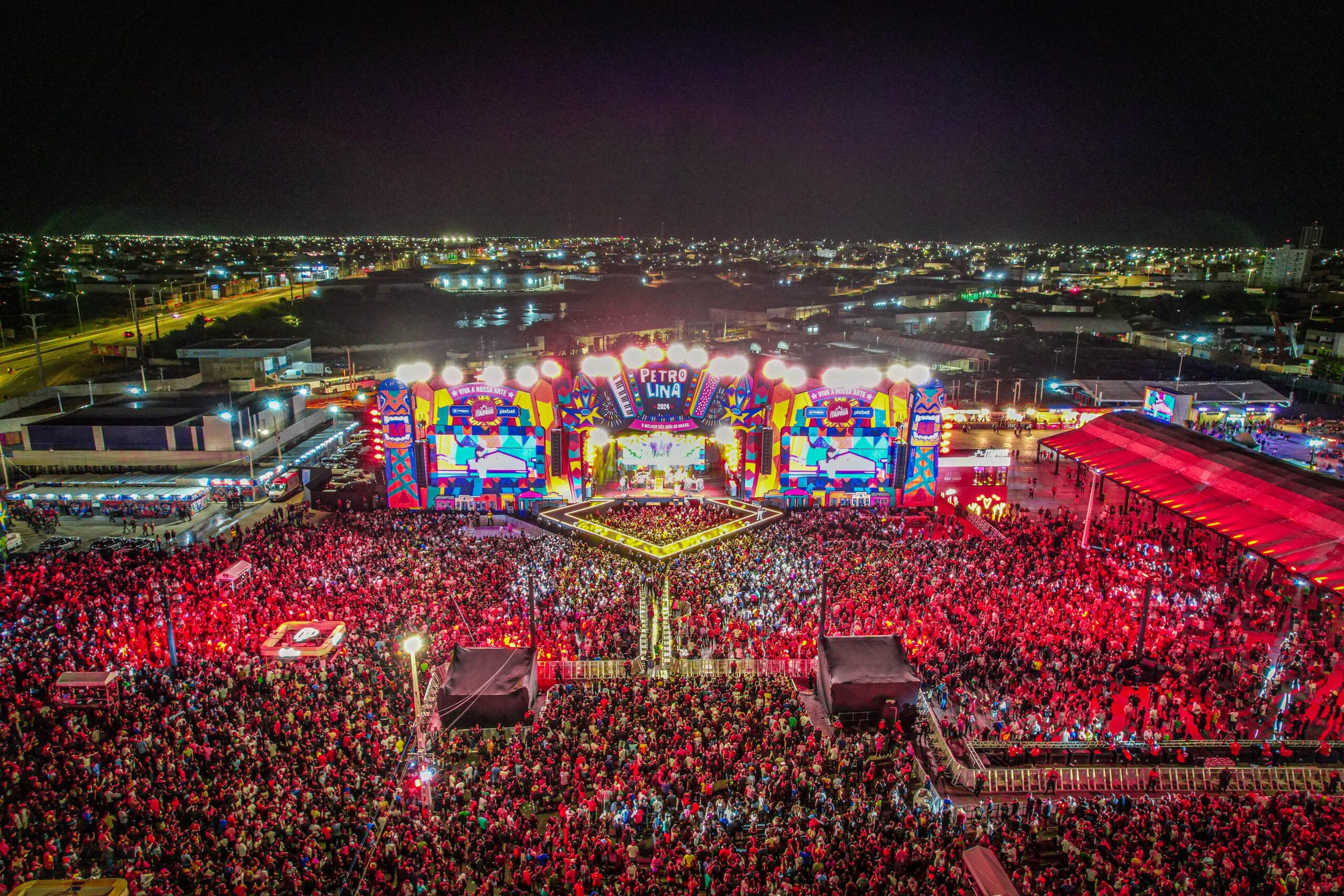 Mais de 70 mil pessoas curtiram a mistura de ritmos na segunda noite de São João em Petrolina