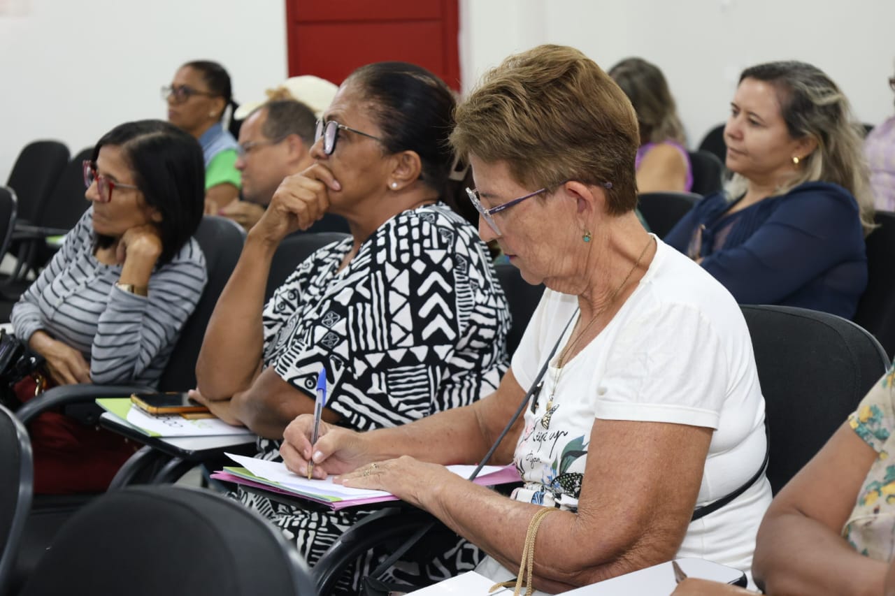 Aposentados e pensionistas do IGEPREV relatam o impacto da educação financeira na prevenção do endividamento