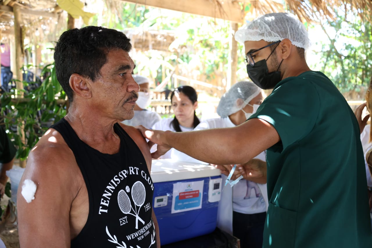 Barco da vacina levou imunização as comunidades ribeirinhas em Petrolina 
