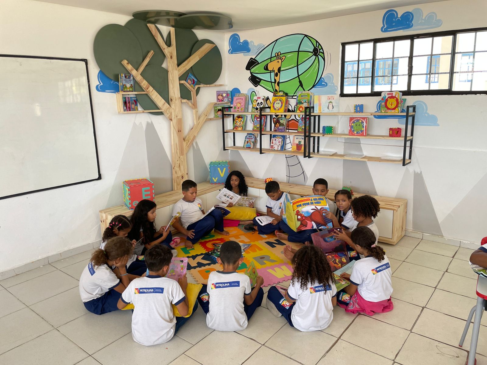 Profissionais da rede de ensino de Petrolina passam por treinamento para monitorar a frequência escolar dos estudantes