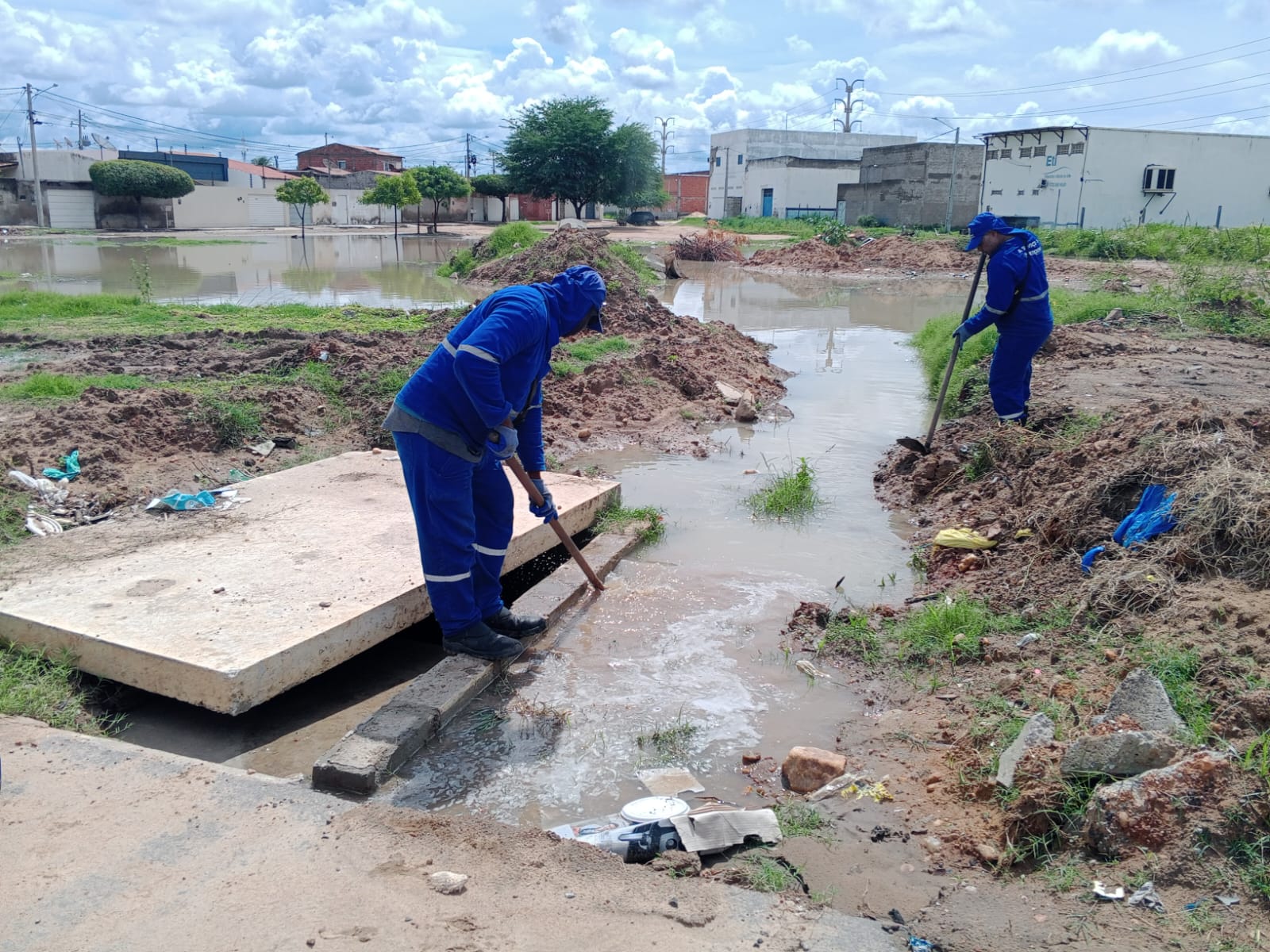 Com retorno das chuvas, Prefeitura intensifica serviços emergenciais nas comunidades de Petrolina