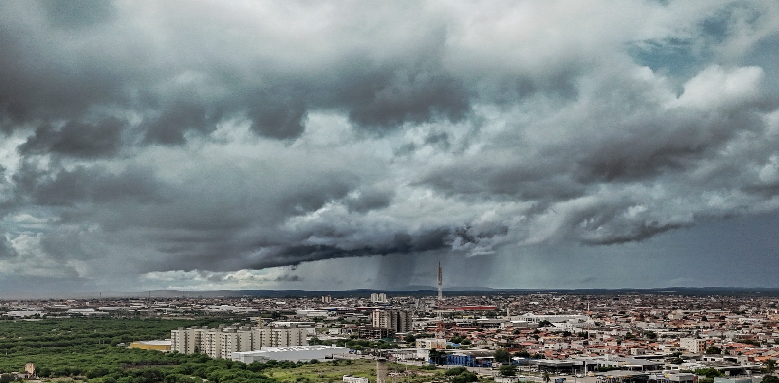 População pode acionar órgãos municipais se houver transtornos durante chuvas em Petrolina