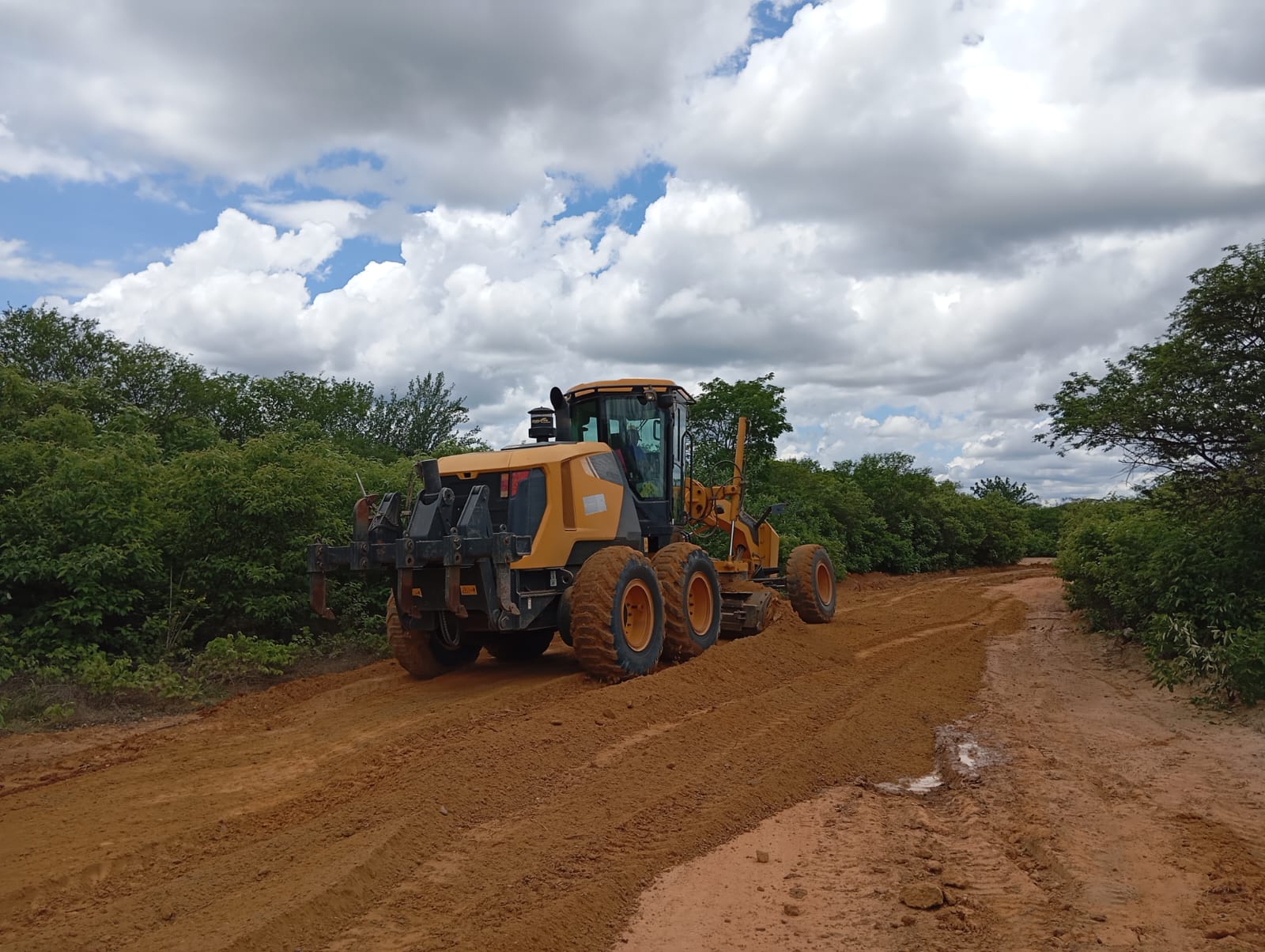 Após chuvas, Prefeitura de Petrolina segue com ações de recuperação em estradas da zona rural