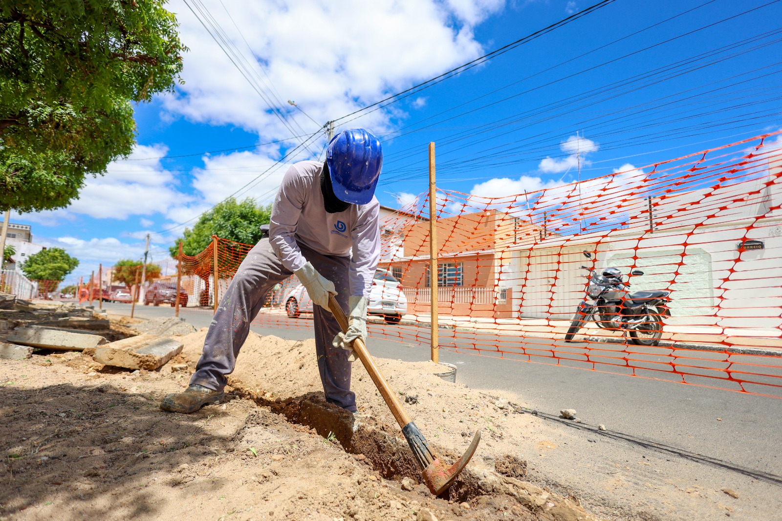 Investindo no bem-estar da população, Prefeitura inicia obra da praça do bairro Jardim Maravilha