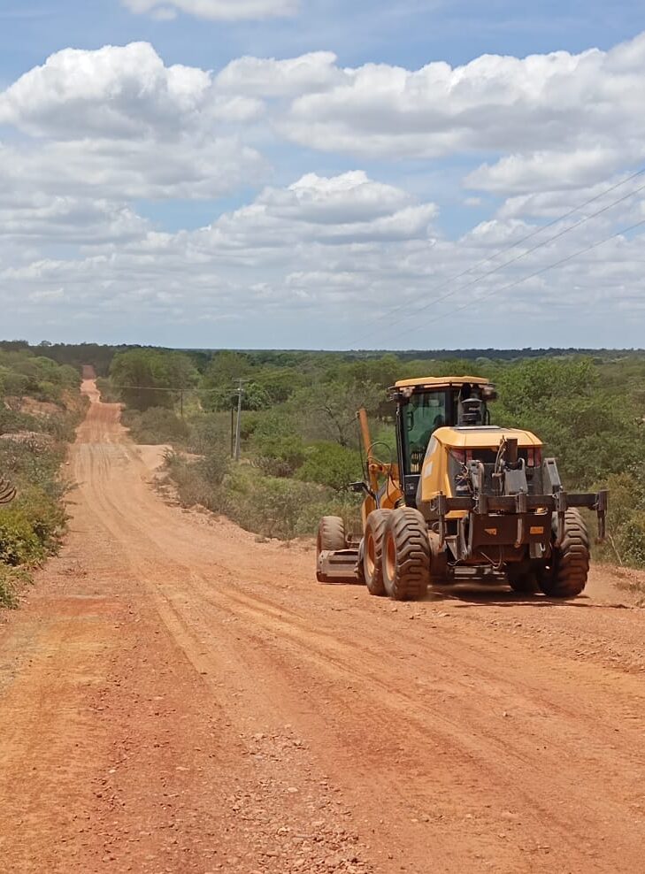 Mais de 20 comunidades da zona rural de Petrolina receberam melhorias nas estradas em fevereiro