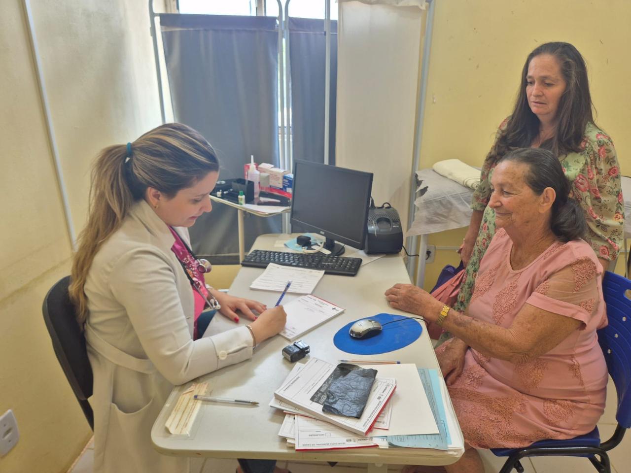 Prefeitura de Petrolina promove ação de saúde e cuidado em homenagem ao mês da Mulher  