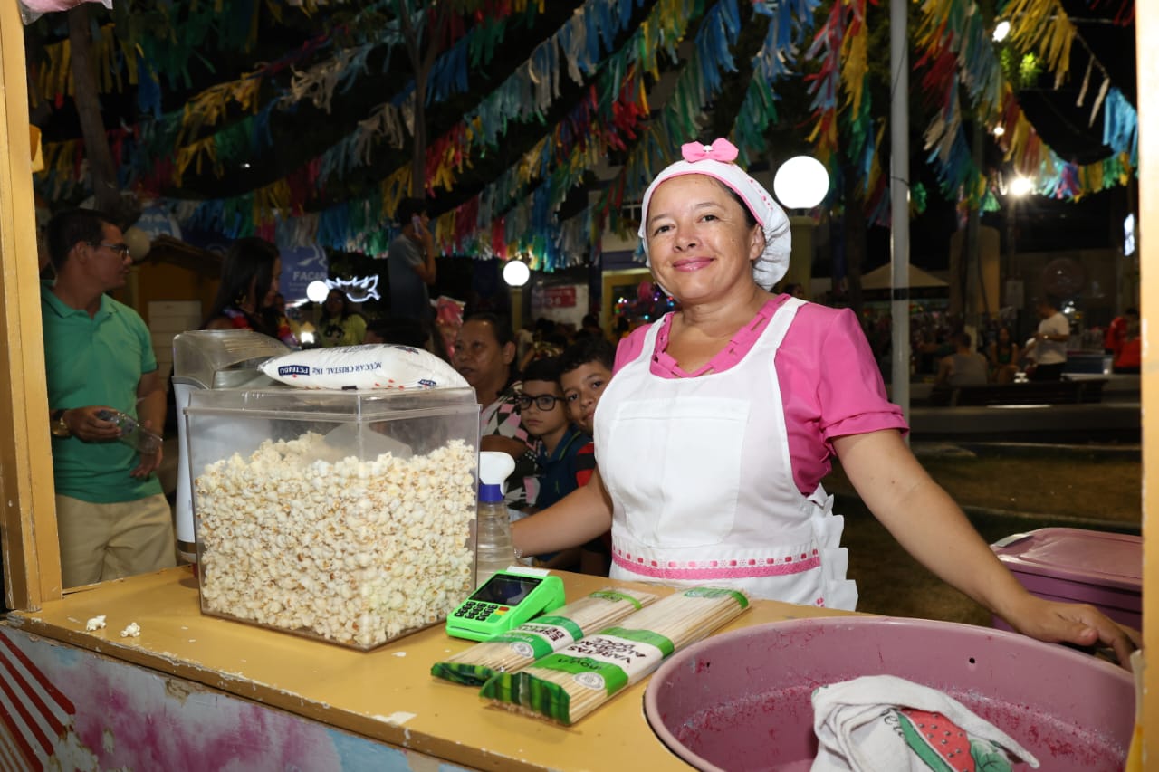 Folia e oportunidade: Expectativas de vendas dos ambulantes para Carnaval 2025 é a melhor dos últimos anos