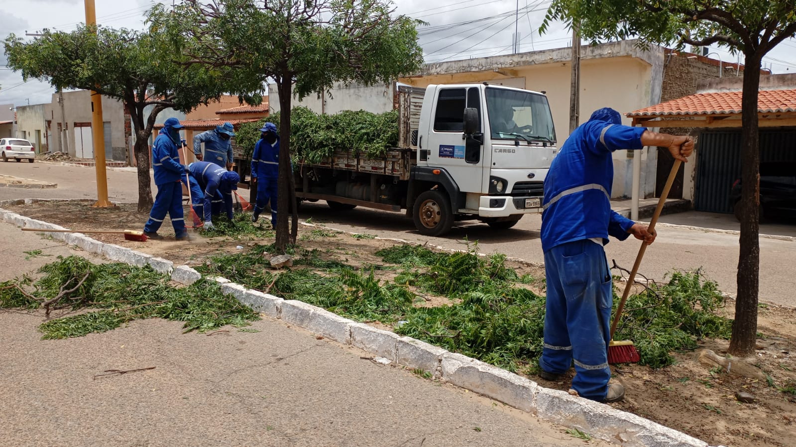 Comunidades da Zona Rural recebem ações de limpeza em Petrolina
