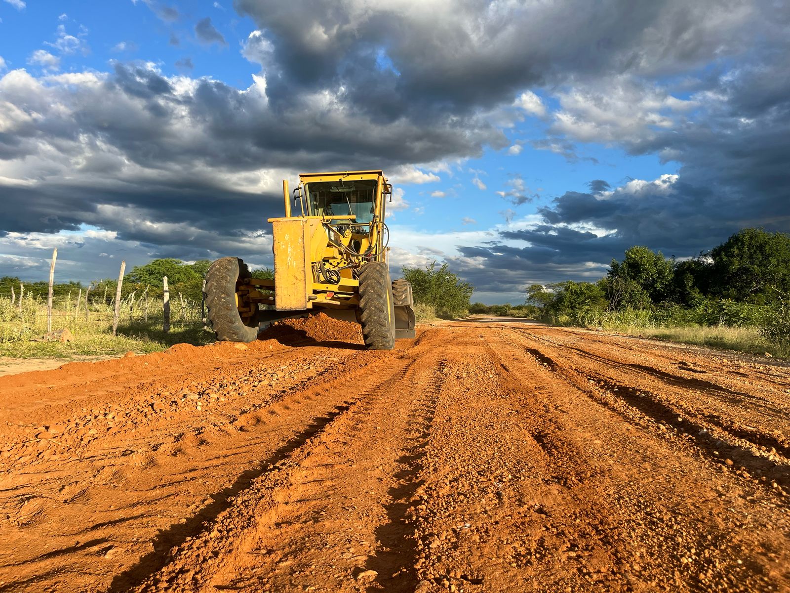 Prefeitura de Petrolina já realizou o patrolamento de 1500 km de estradas na zona rural