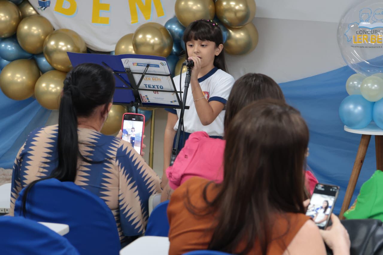 Estudantes de Petrolina participam de etapa municipal de concurso de Leitura