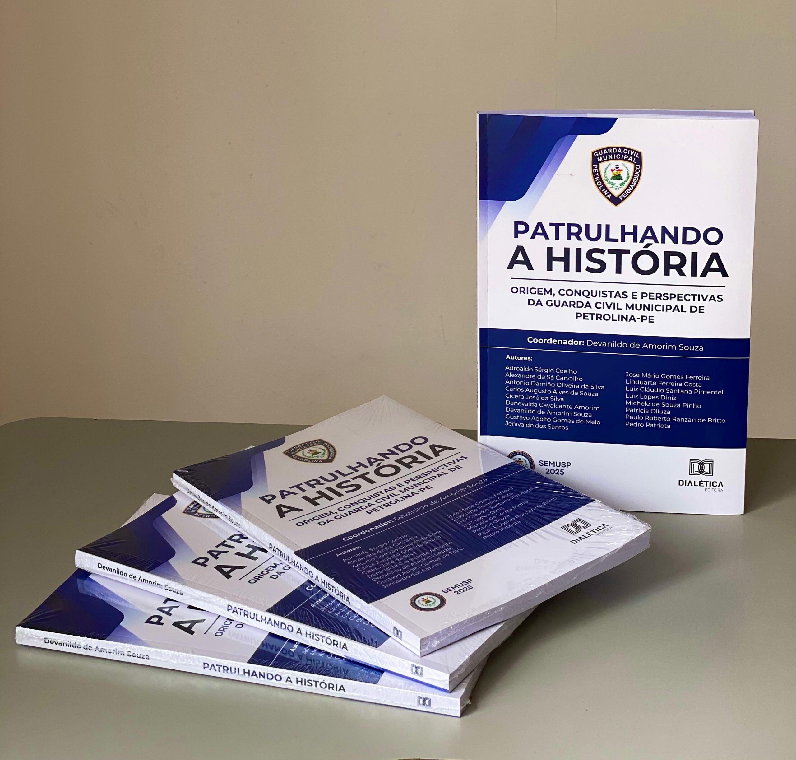 Livro que conta história da Guarda Civil de Petrolina está disponível na Biblioteca Municipal