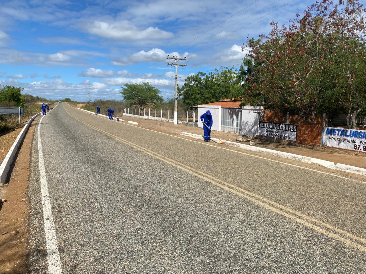 Mutirão de serviços públicos prepara a comunidade do Capim para a 52ª Jecana