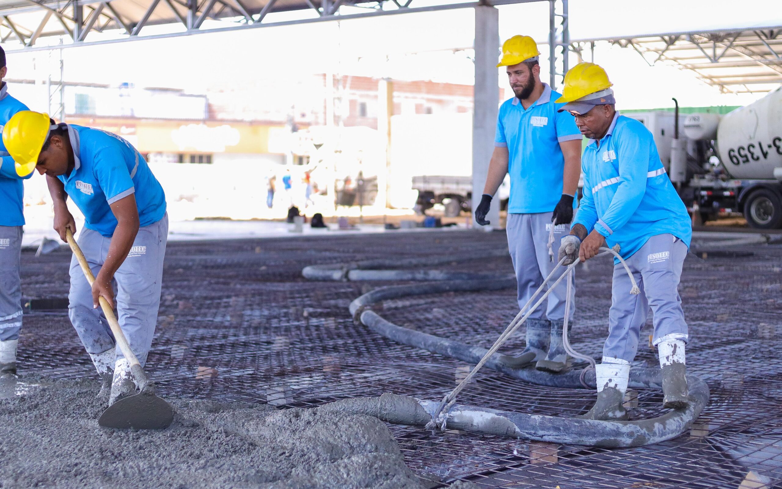 Prefeitura inicia execução do novo piso da Feira do José e Maria em Petrolina