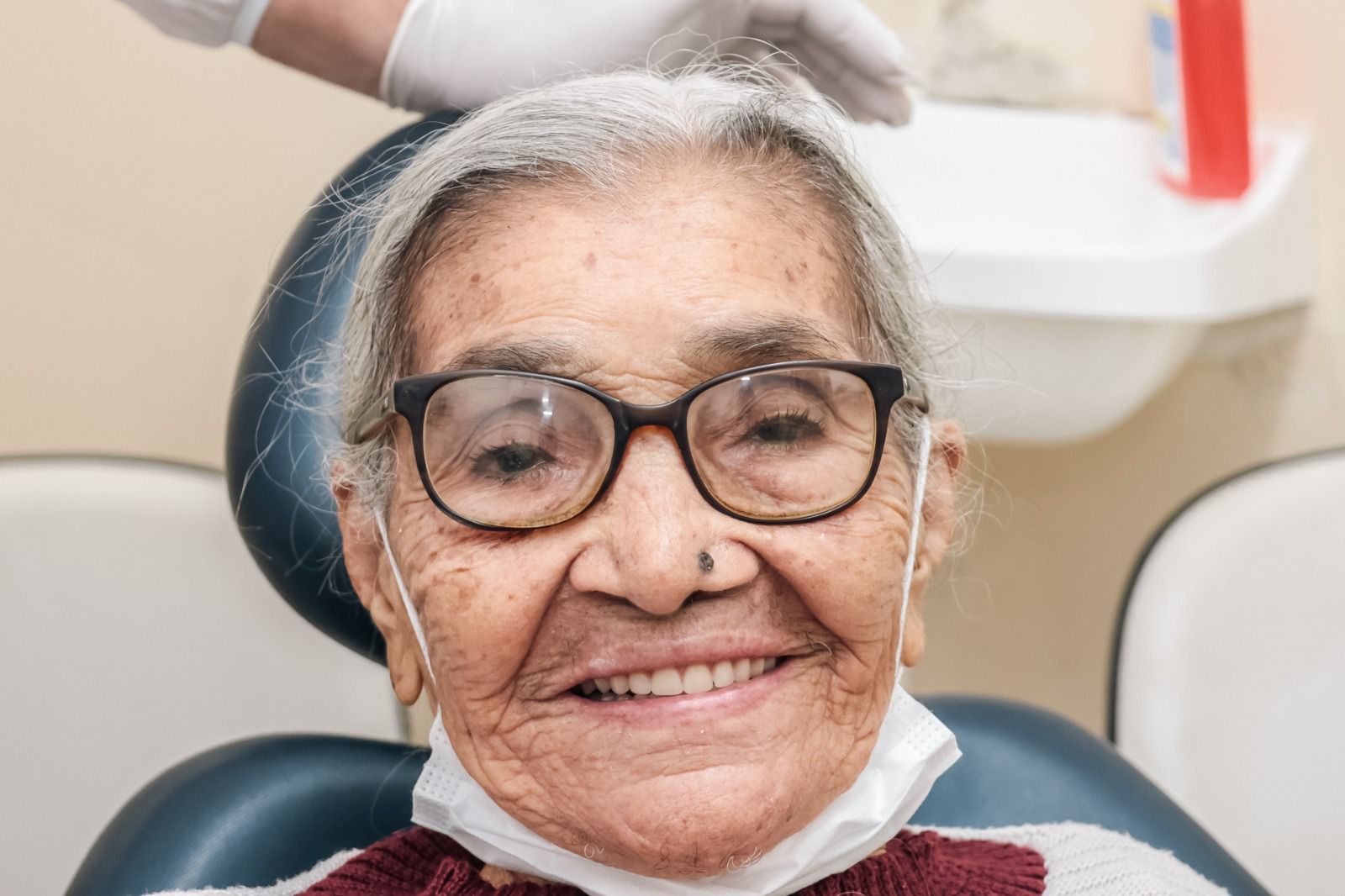 Com amor e cuidado, Prefeitura de Petrolina transforma vidas com novos sorrisos